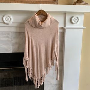 Women’s Tan Poncho Sweater Size Medium